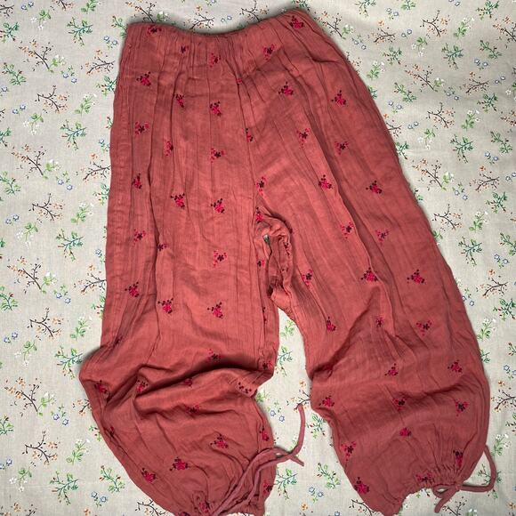 Free People Dahlia Jumpsuit Floral Wide Leg Smocked Pink Red XS Embroidery Boho - Picture 4 of 9